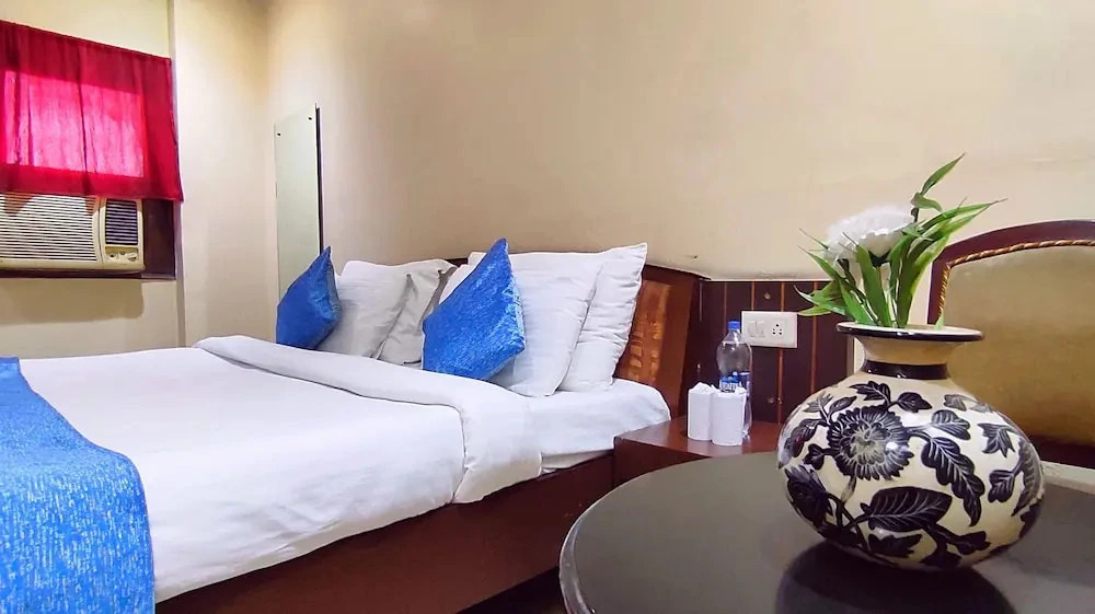 Park Square Hotel And Banquet