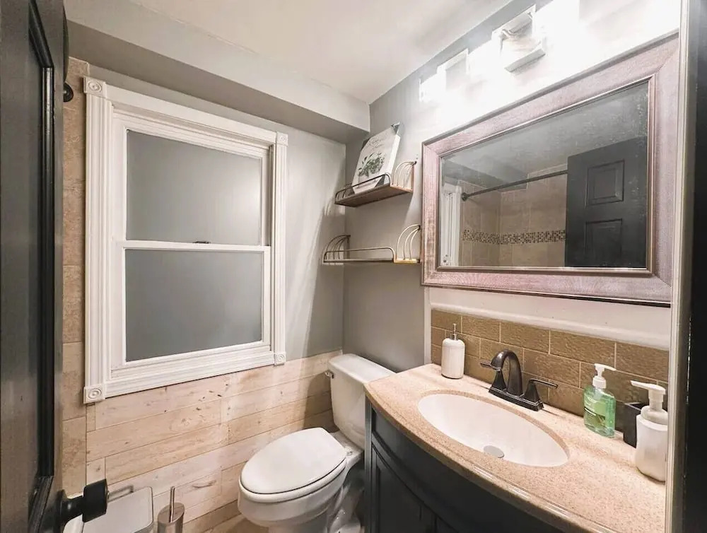 511b Massive 4 Bedroom With Fenced Yard