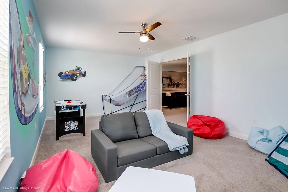 8915 Stinger Drive