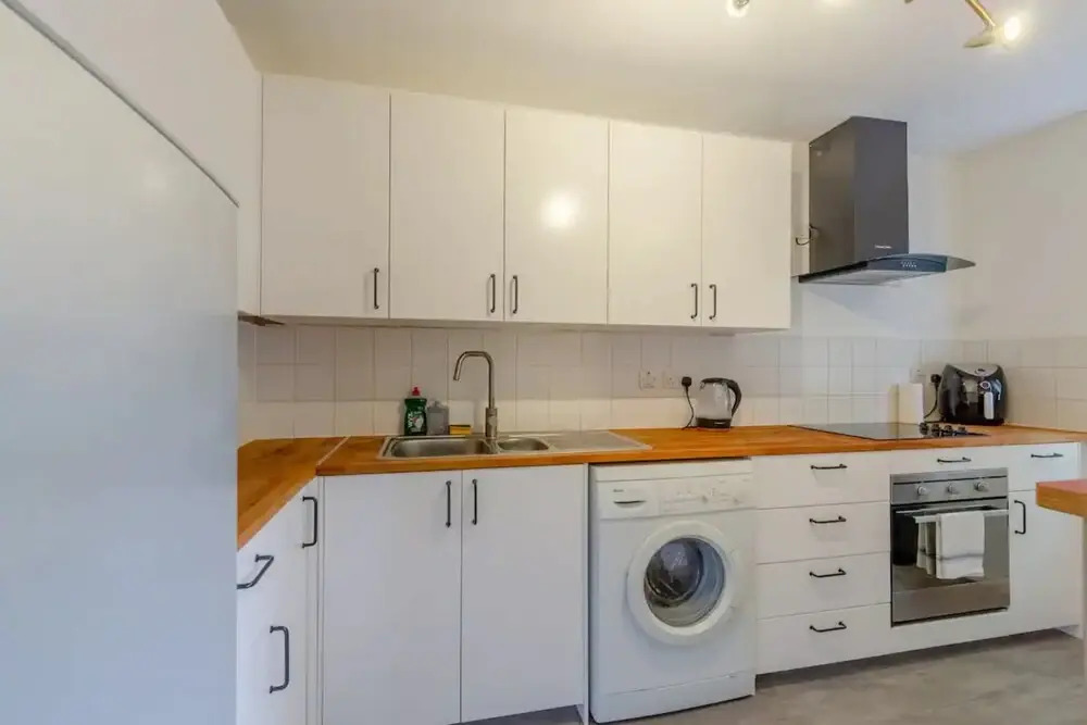 Spacious 1 Bed Apartment Near Shoreditch Park