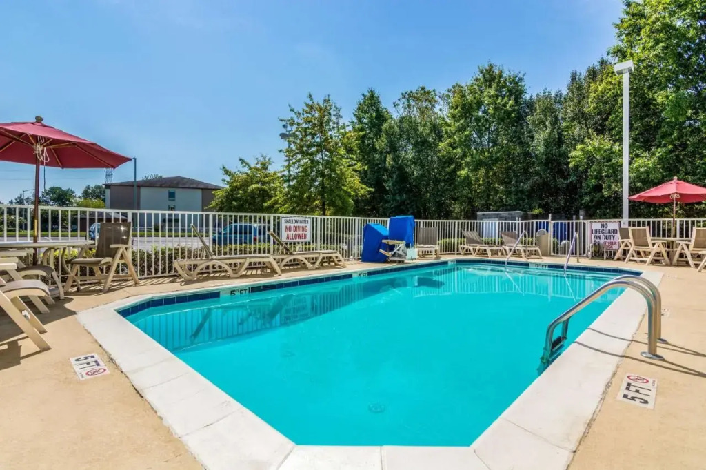 Motel 6 Charlotte 1417