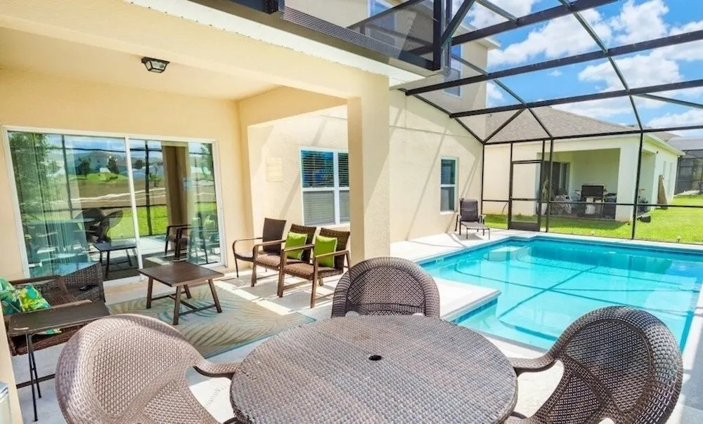 Laurel Estates 278026 5 Bedroom Villa by RedAwning