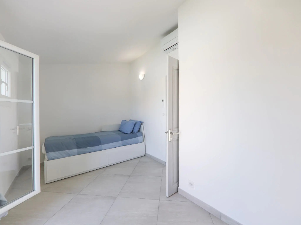 Superb holiday home in Port Grimaud with jetty