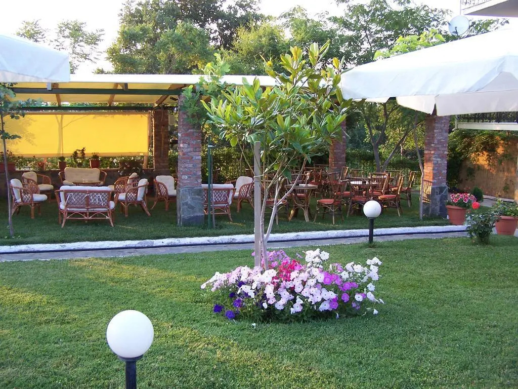 Pezoula Hotel