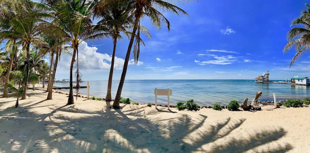 Coral Bay Villas - Lionfish Suite