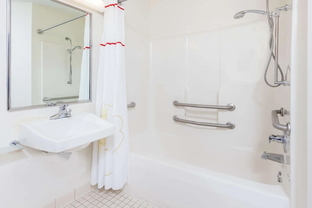 Hawthorn Suites by Wyndham Chicago Schaumburg