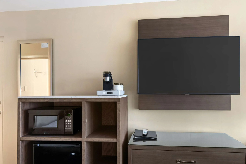 Best Western Plus Kansas City Sports Complex Hotel