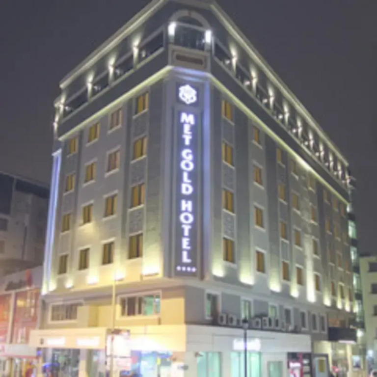Met Gold Hotel