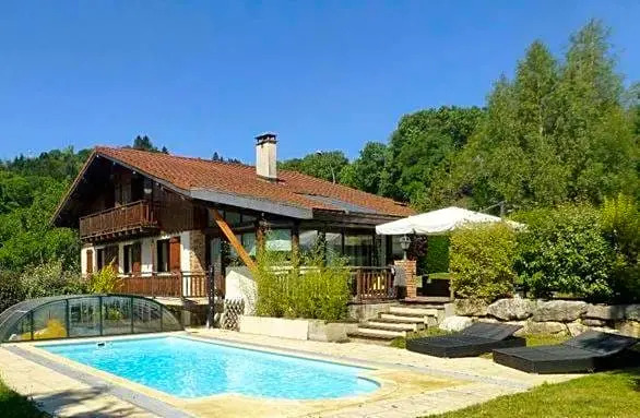 Le Chalet Des Pesettes