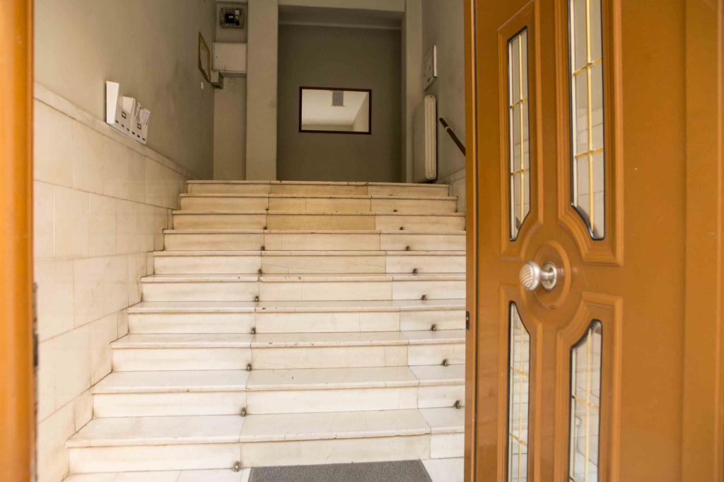 Best House, Kolchidos, Ampelokipoi Metro, Athens