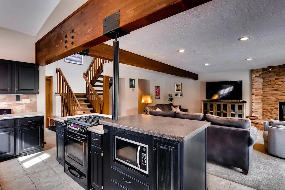 79 Hawn Drive : 2