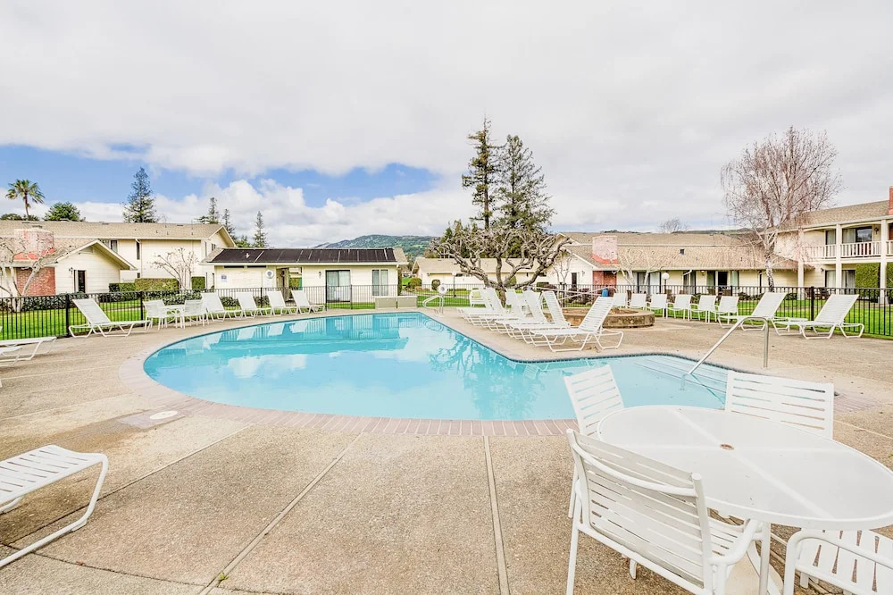 1-Bedroom Condo Near Trails