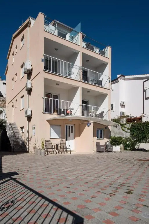Apartments Amneris