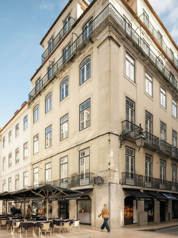Esqina Apartments