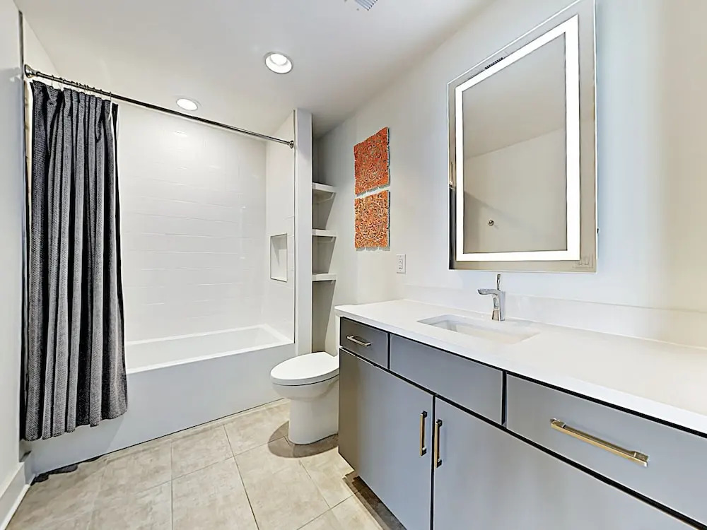 2519 Nashville (1655-163747) - 2 Br Apts