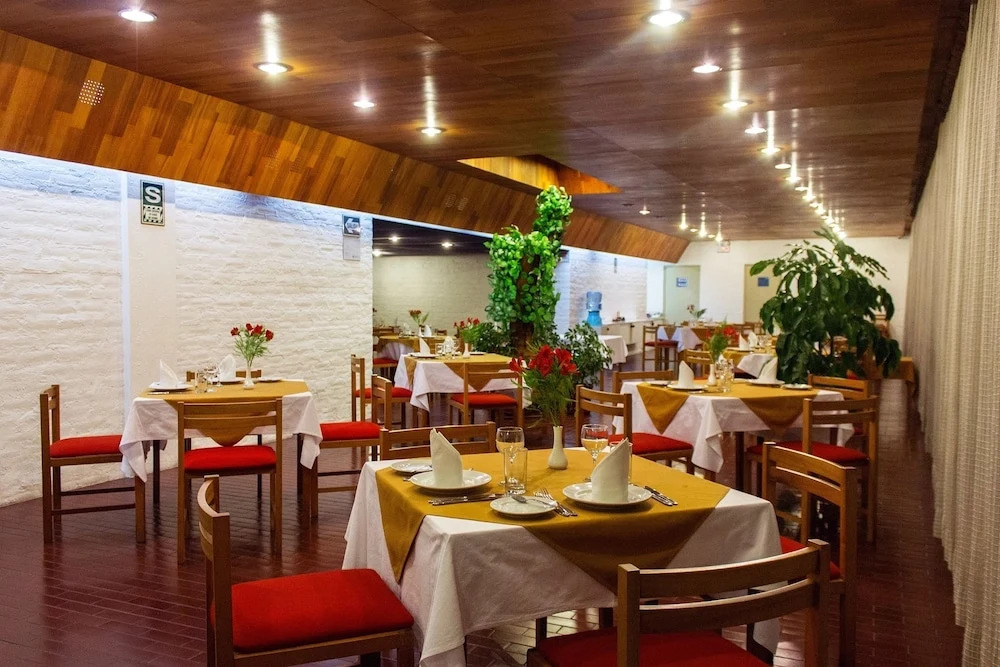 Camino Real Hotel