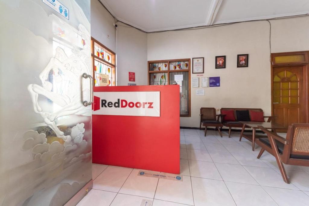 RedDoorz @ Soekarno Hatta