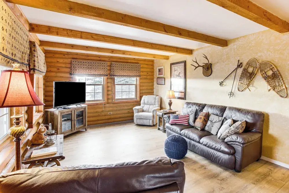 Scenic Views & Game Room: Garden City Retreat!