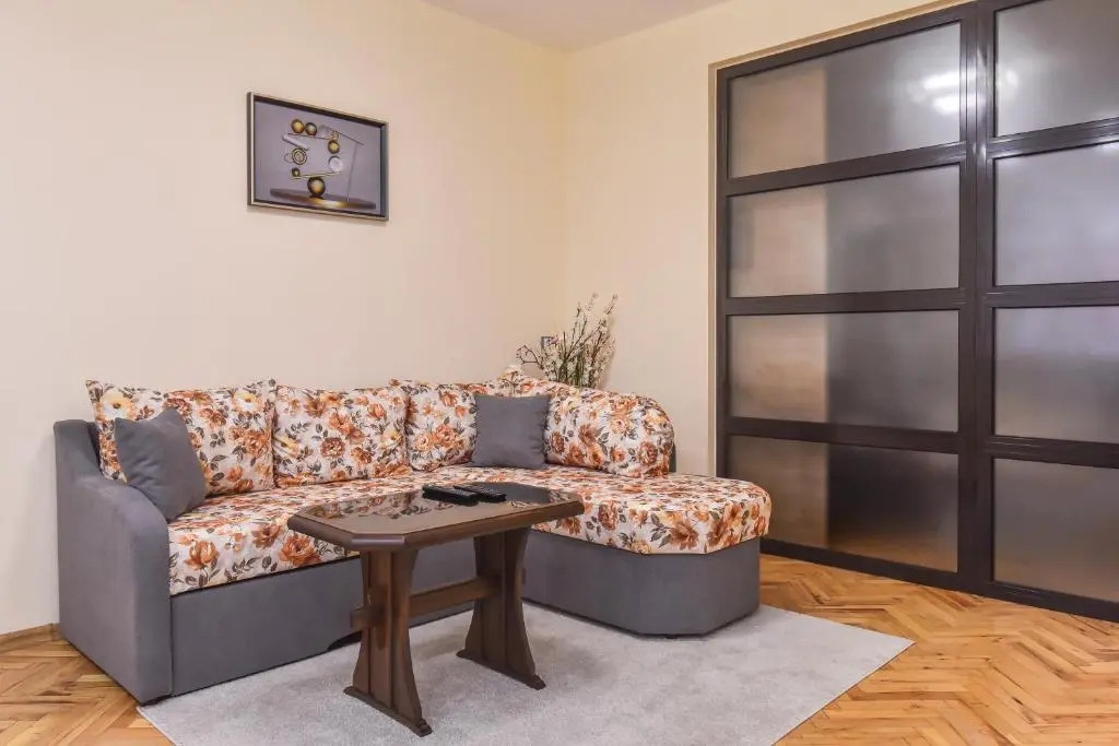 • Kanso Japan • 2-BDR Central Flat with Balcony