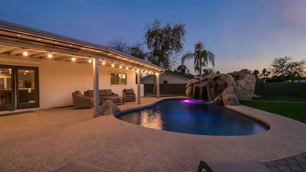 Relaxing 4 Bdrm Retreat in the Heart of Scottsdale