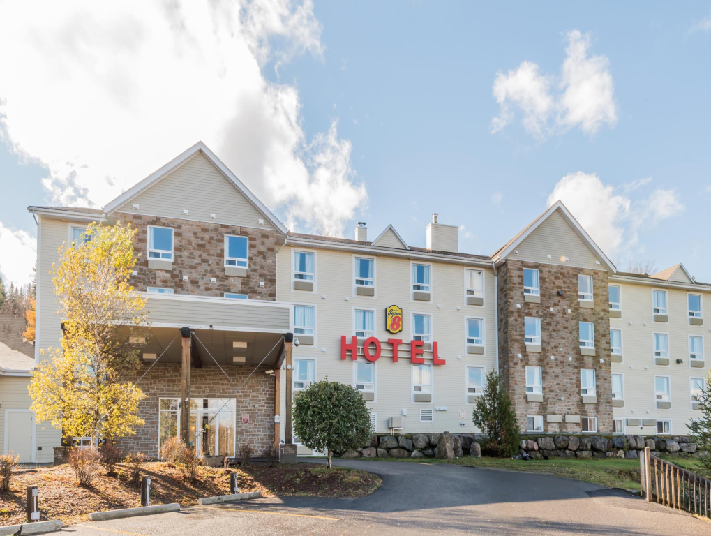 Super 8 by Wyndham Sainte Agathe Des Monts