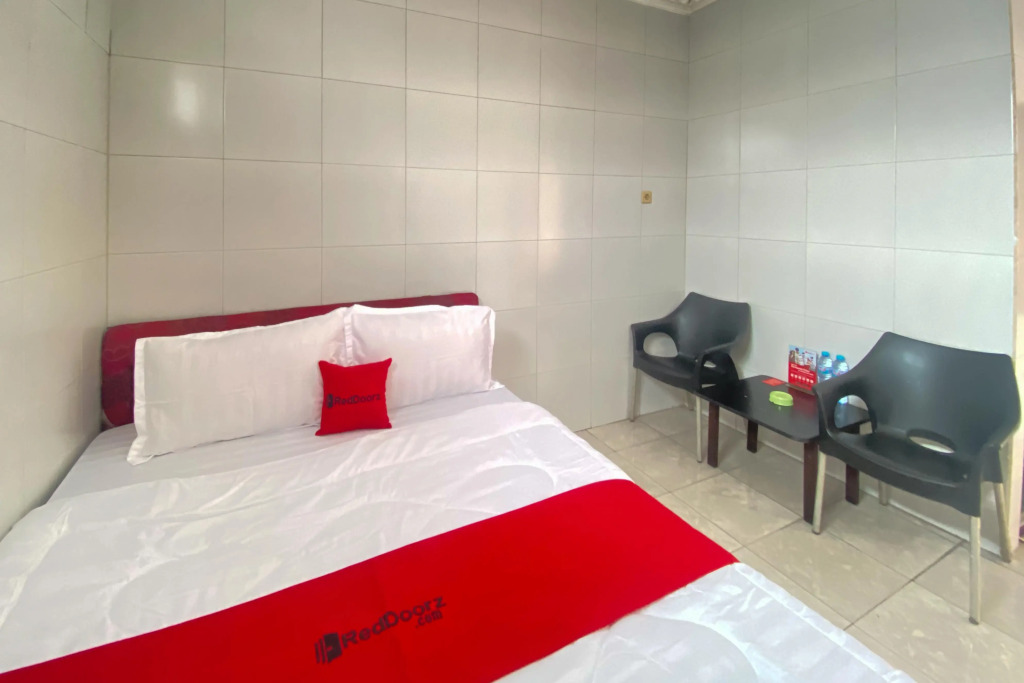 RedDoorz Plus near Cito Mall Surabaya