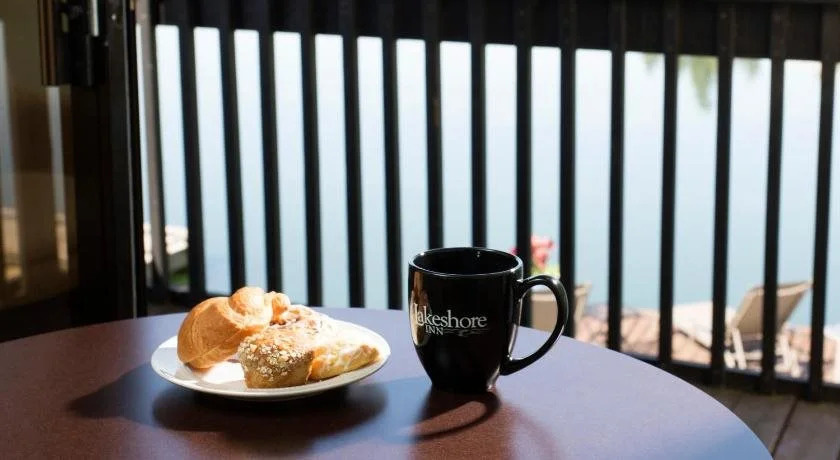 Lakeshore Inn