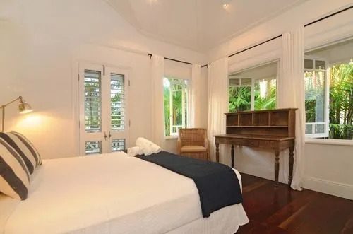 The Lighthouse At 7 Wharf Luxury House