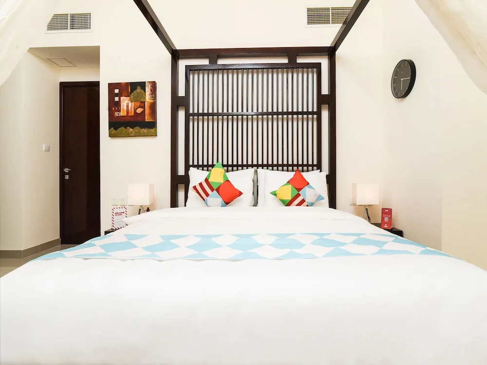 OYO 243 Home Marina Suites 1BR