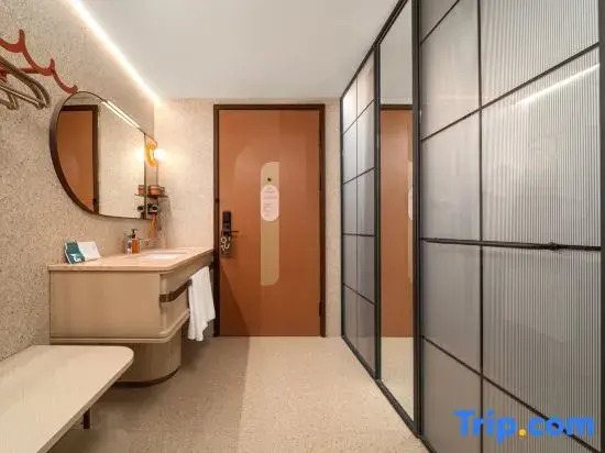 Haiyou Hotel (Chenzhou Yuhou Street Bubugao New World)