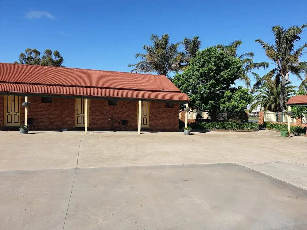 The Finley Palm Motor Inn