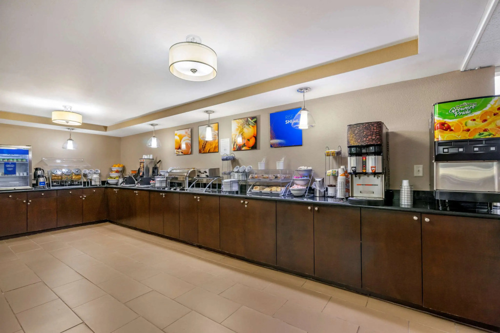 Comfort Inn & Suites St Pete - Clearwater International Airport