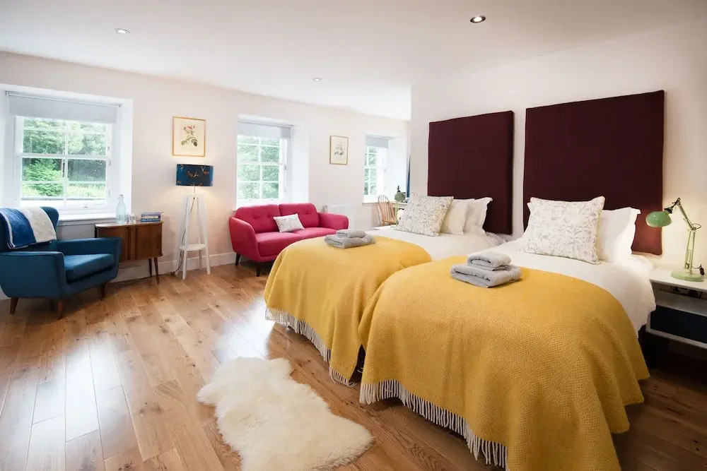 Mill House - self catering sleeps 10