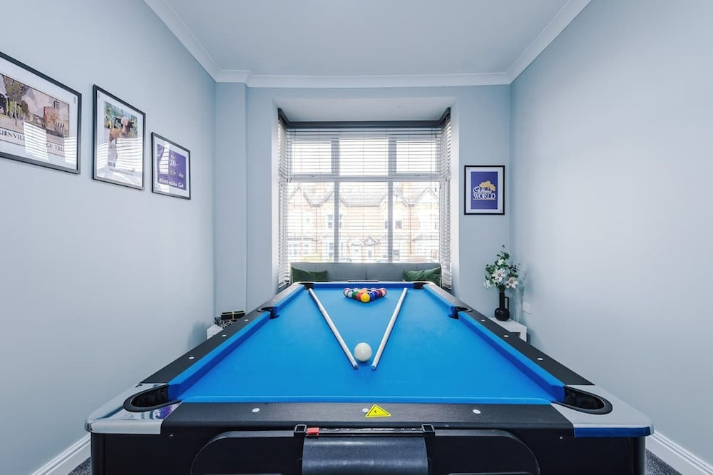4-bed Townhouse Sleeps 10 With Games Room