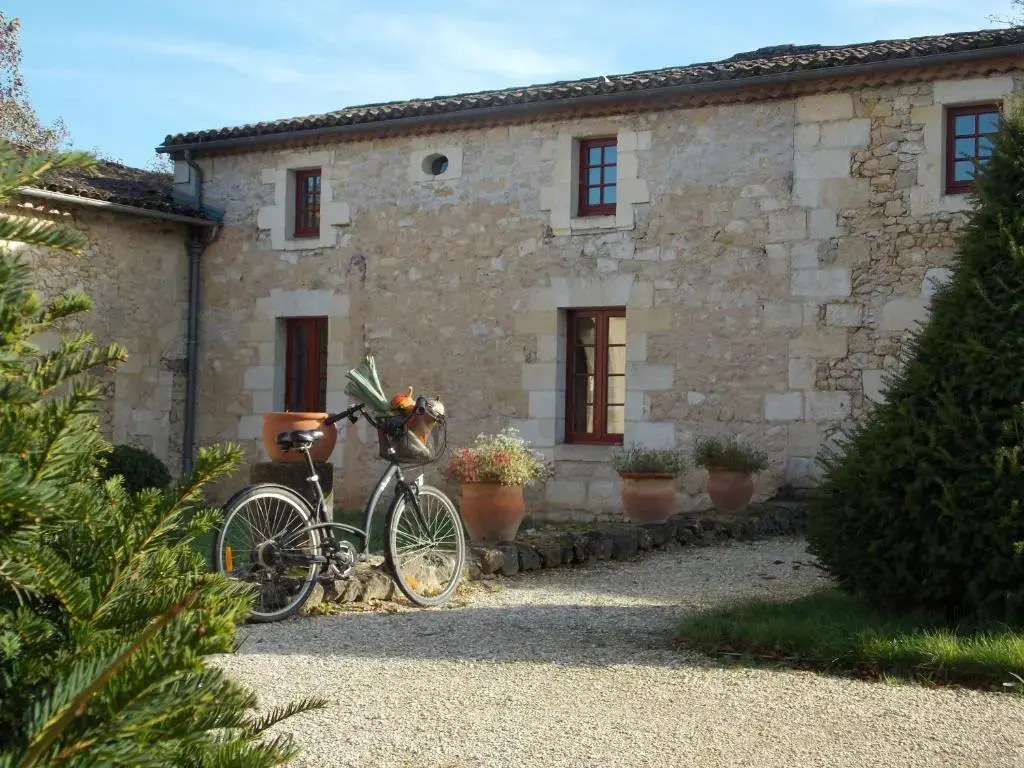 Chateau De Castelneau