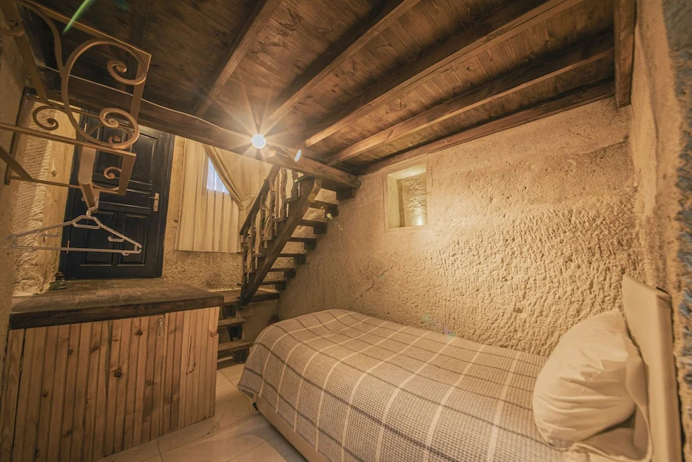 Limon Cave Hotel