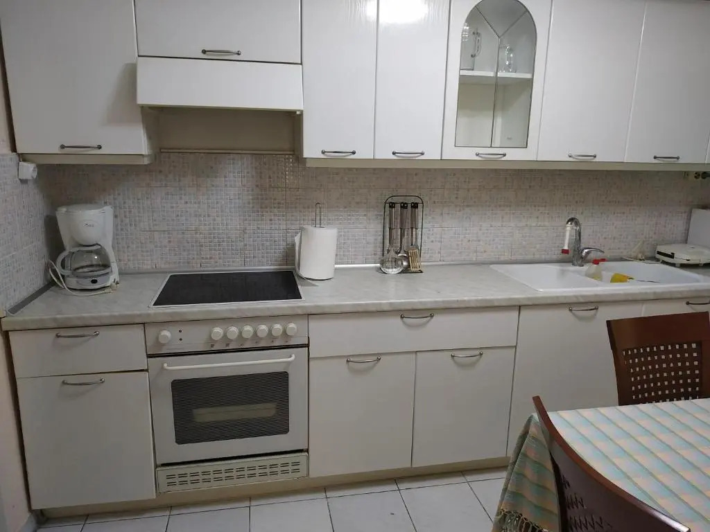 Linda's house