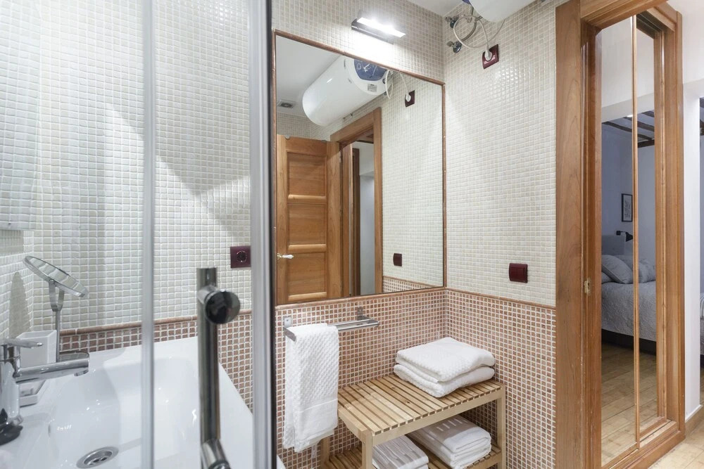Fuencarral Apartments by Flatsweethome