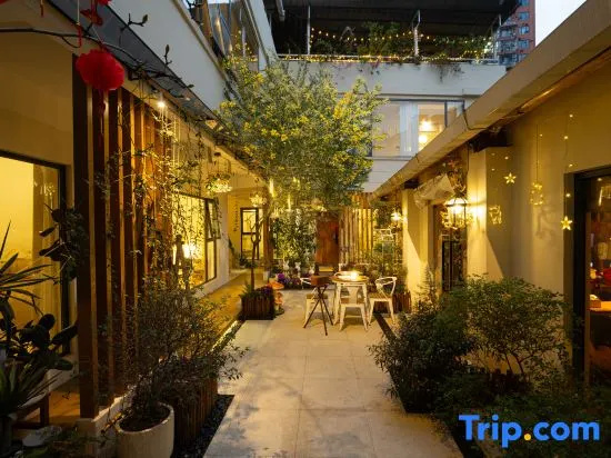 Qixi Homestay (Guilin Railway Station Vientiane City Branch)