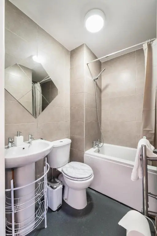 Goshen Serviced Accommodation - Priory Road Southampton Free Parking