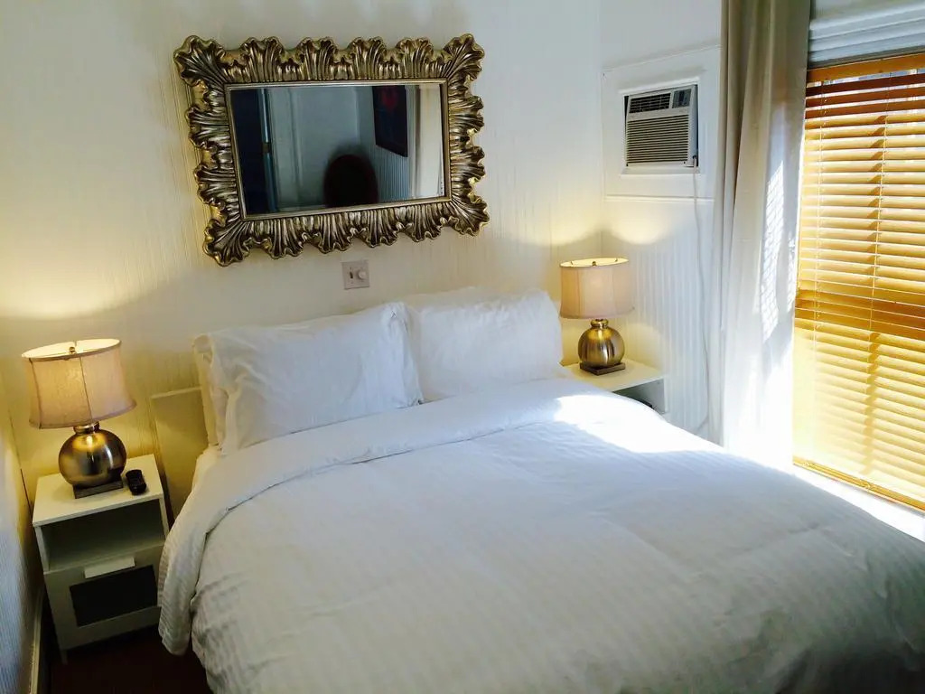 Queen Vic Guest House