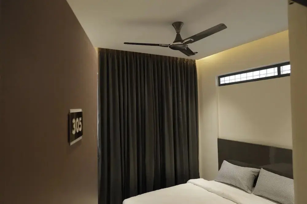HOTEL.327
