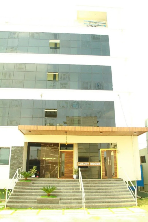 Sri Sampoorna Hotel