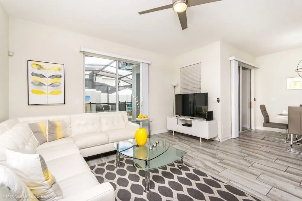 Brand New With Pool! 4 Bedroom Townhouse by Redawning