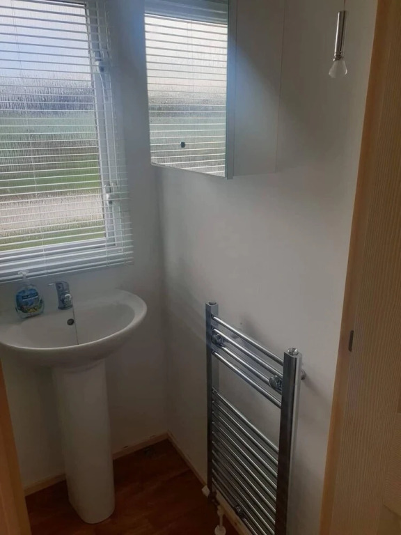 Lovely 2 Bed Caravan on the Aquadrome NN3 9DA