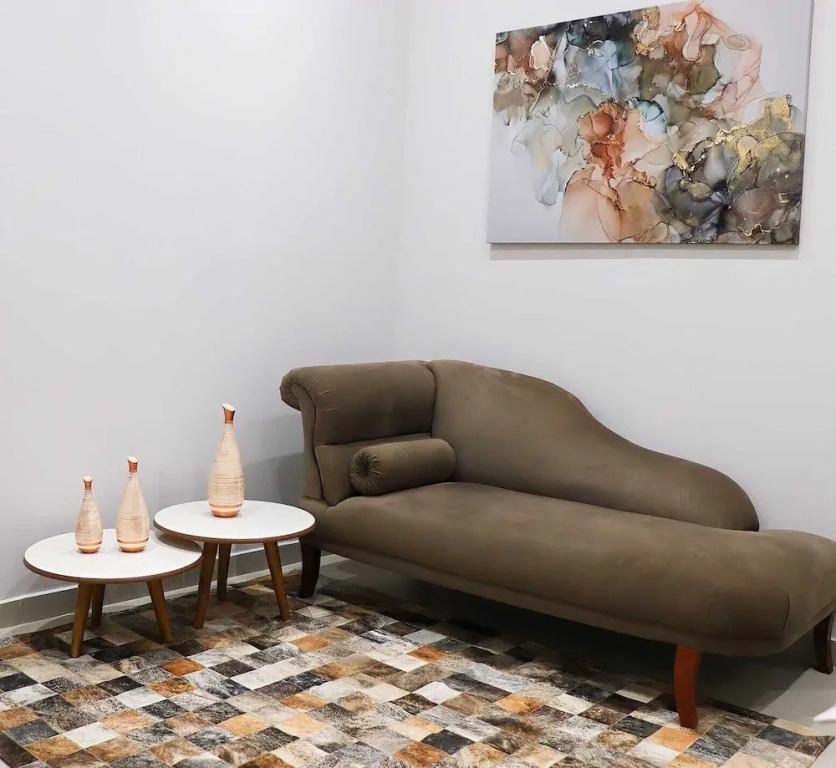 VR2 Hotel