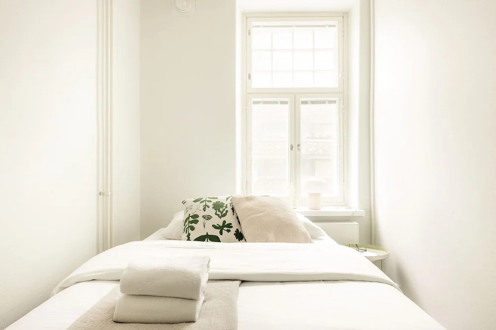 Downtown Light-Filled Retreat