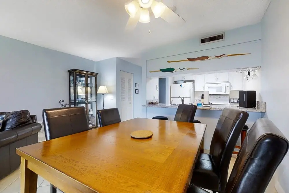 Fabulous Oceanfront Find in Flagler Beach W/shared Pool, Wifi, Central AC, W/D