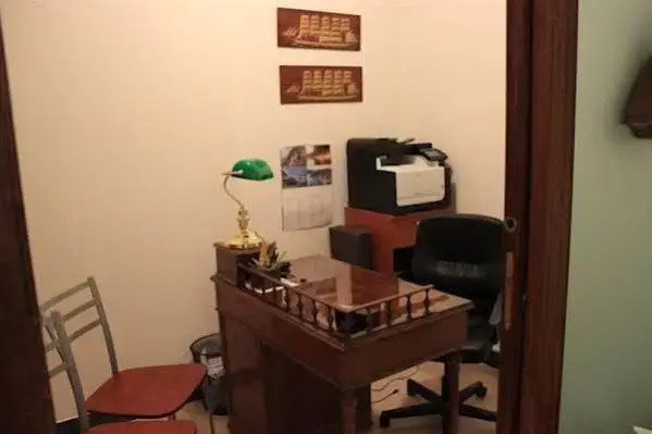 Lia Rooms 4