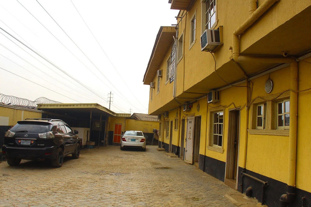 Adesuwa Royal Guest House Ipaja
